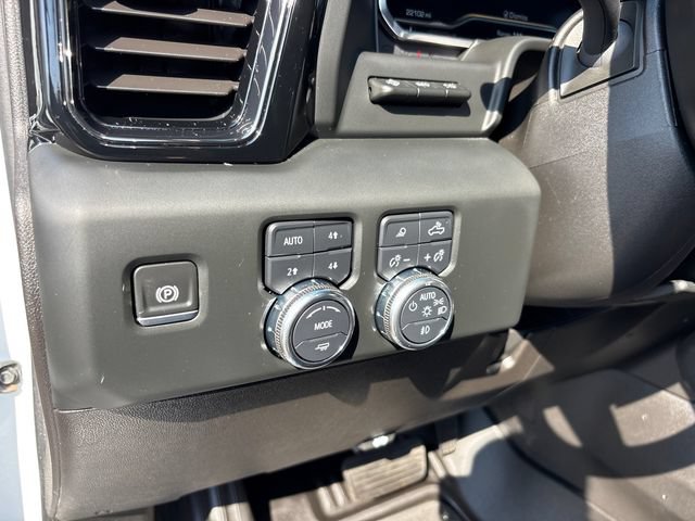 Used 2024 GMC Sierra 2500 AT4 w/ AT4 Premium Plus Package AWD/4WD image 17