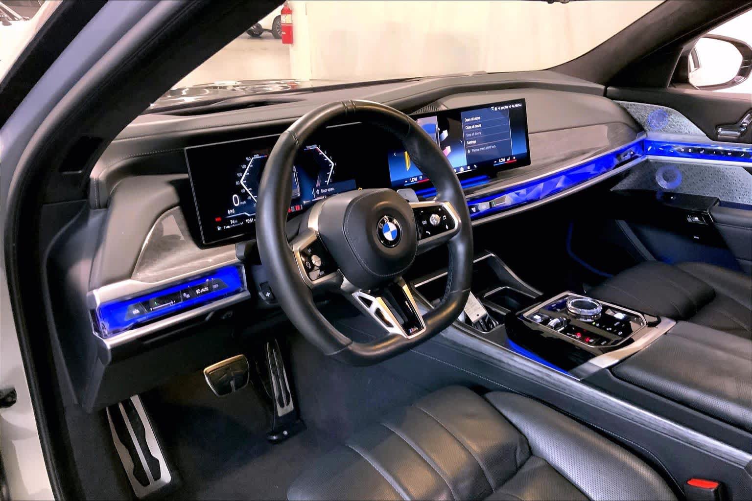 Used 2023 BMW 760i xDrive AWD/4WD image 18