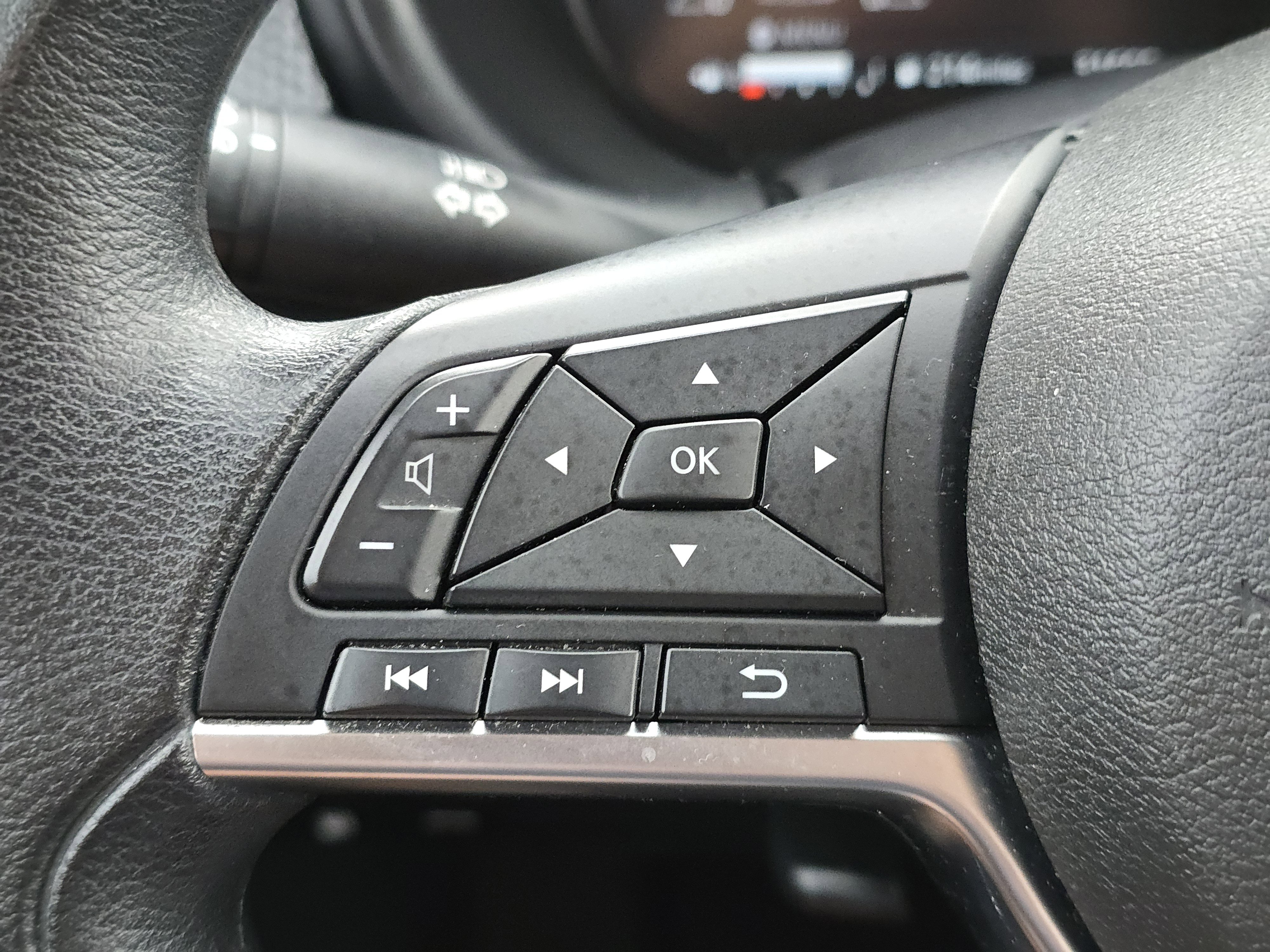 Used 2024 Nissan Kicks SV image 13