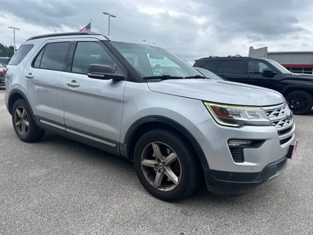 Used 2019 Ford Explorer XLT w/ Equipment Group 202A FWD image 2