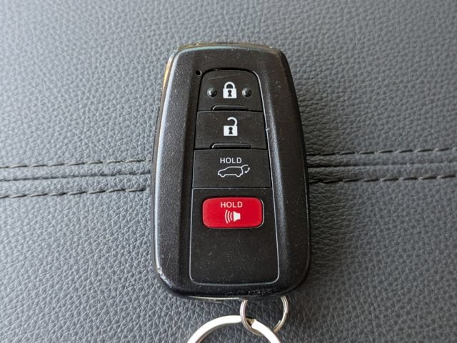 Used 2022 Toyota RAV4 XLE Premium FWD image 28