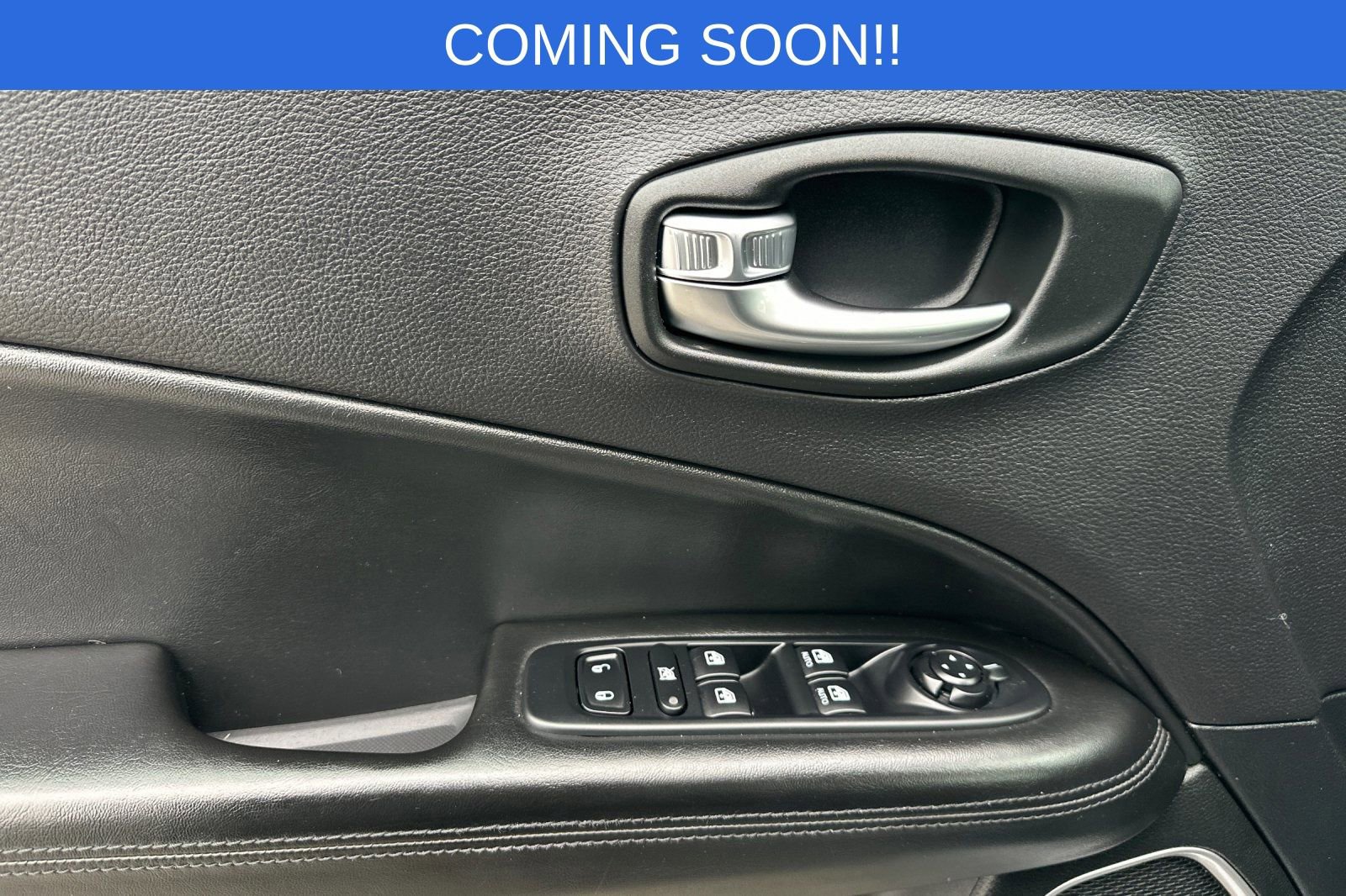 Used 2018 Jeep Compass Latitude w/ Popular Equipment Group image 11