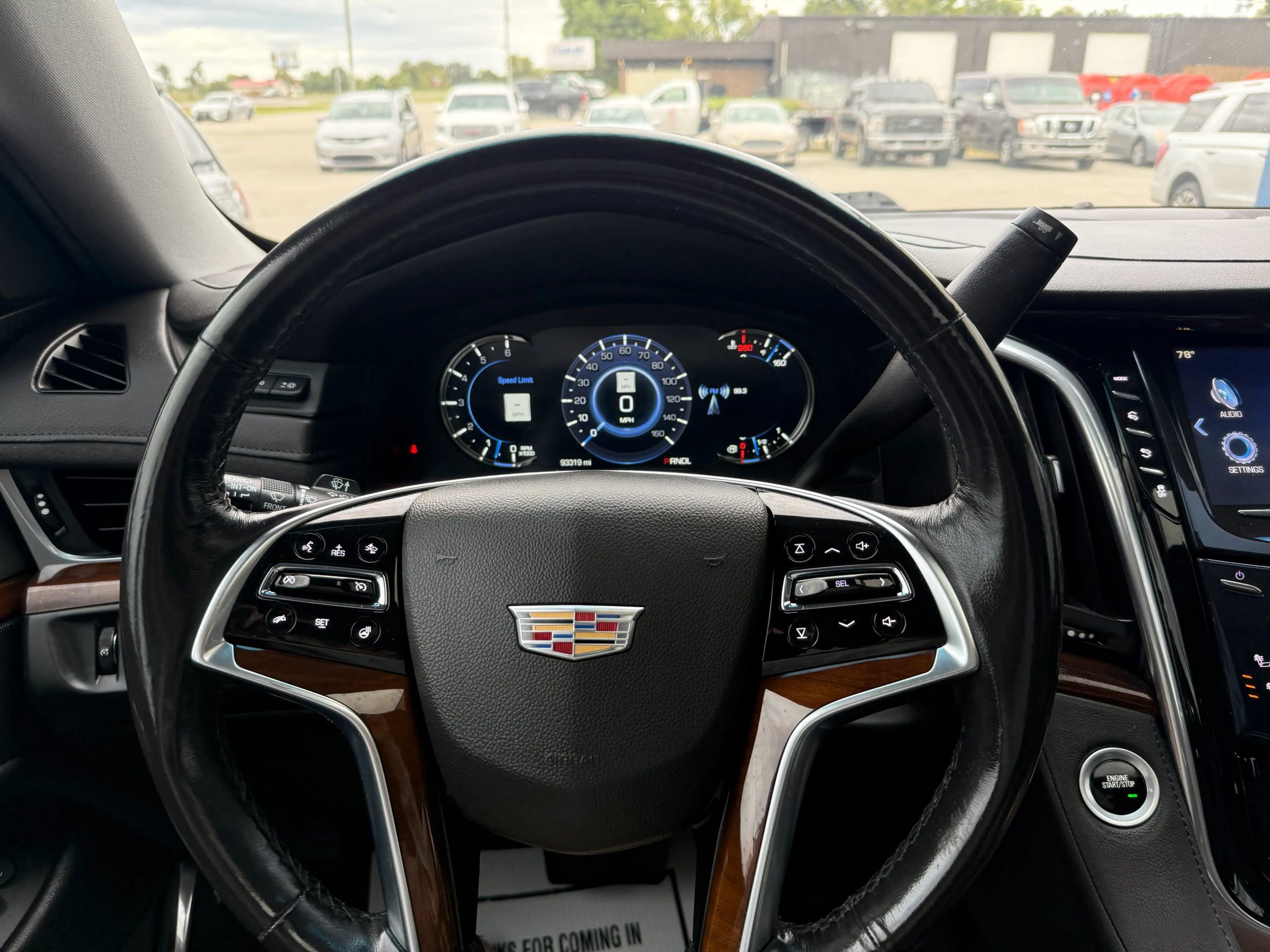 Used 2020 Cadillac Escalade ESV Luxury image 40