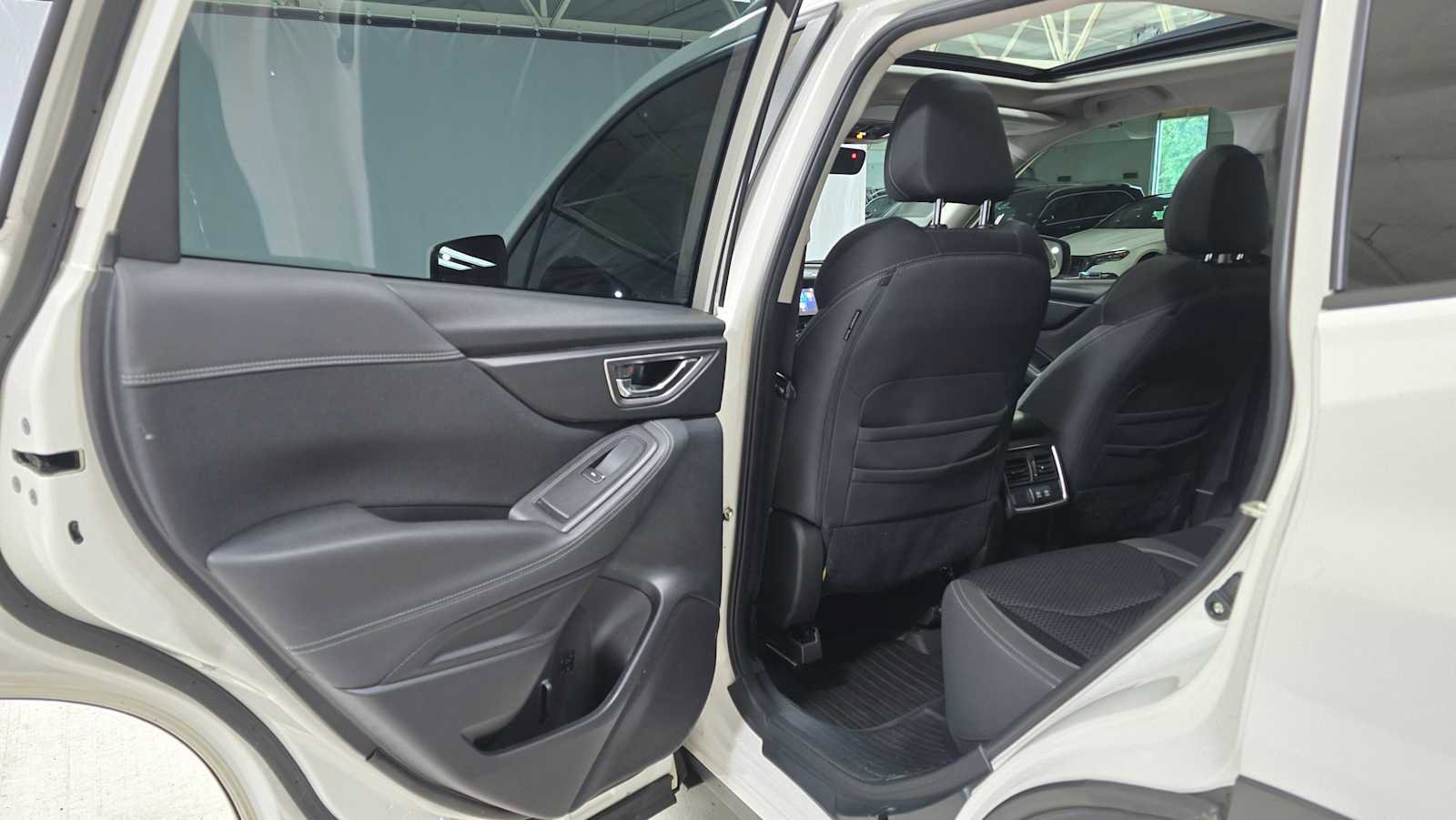 Used 2022 Subaru Forester Premium AWD/4WD image 15