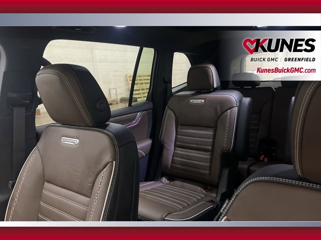 New 2026 GMC Acadia Denali Ultimate w/ LPO, Floor Liner Package AWD/4WD image 35