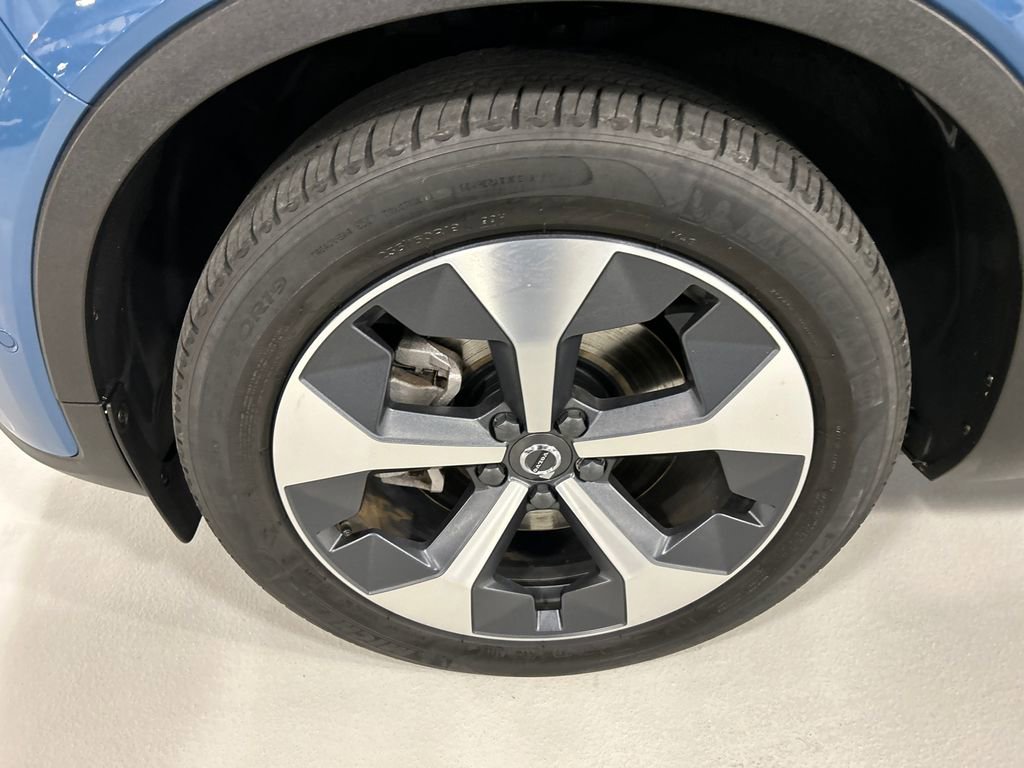 Certified 2023 Volvo XC40 B5 Plus w/ Driver Assist Package image 8