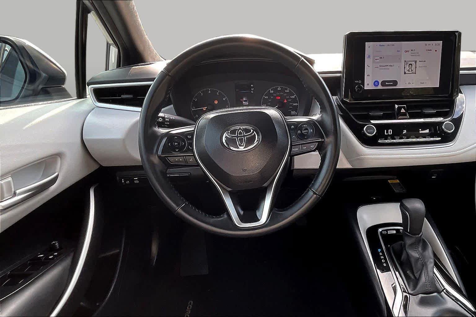 Used 2024 Toyota Corolla SE w/ SE Premium Package FWD image 4