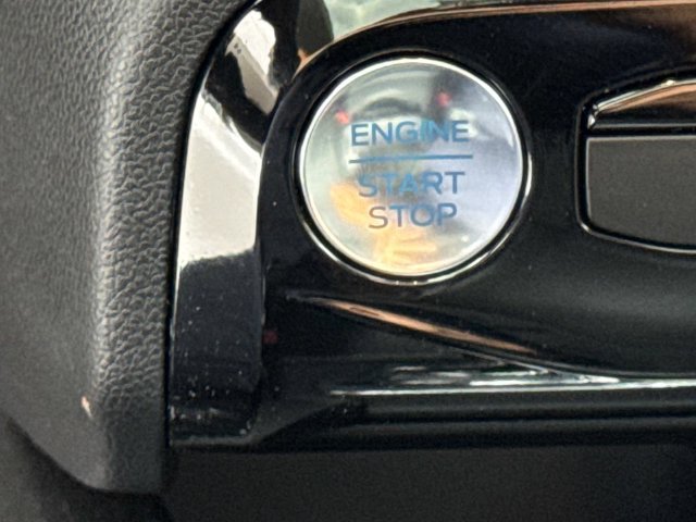 New 2025 Ford Escape SE w/ Class II Trailer Tow Package FWD image 18
