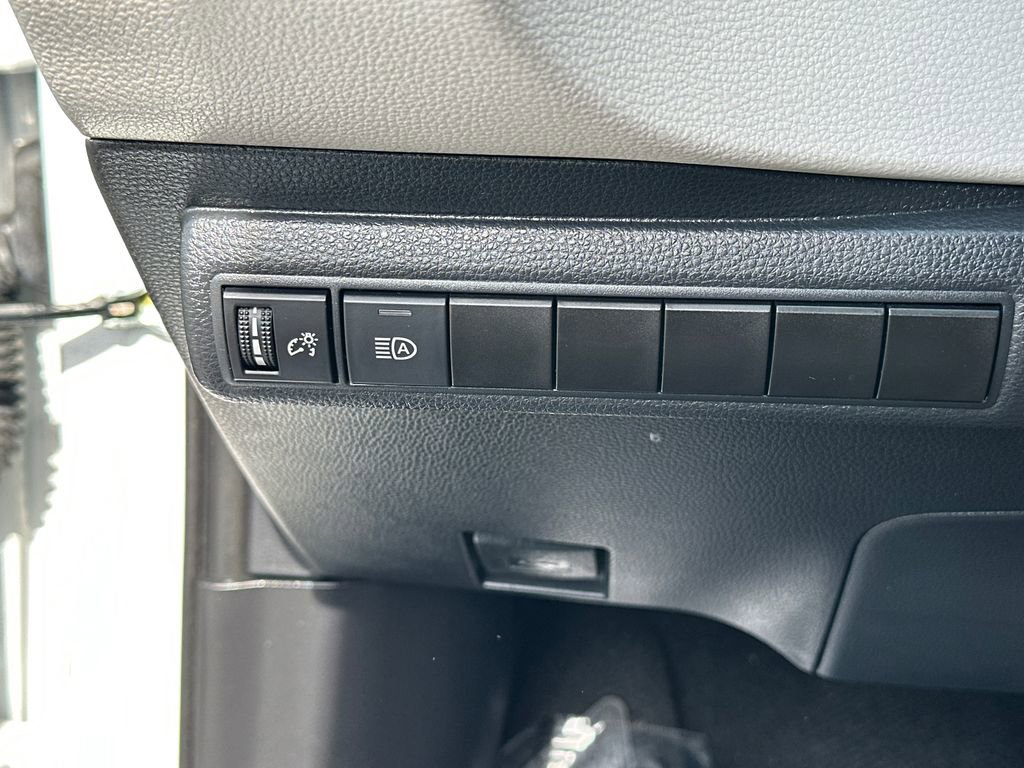 Used 2022 Toyota Corolla LE FWD image 16