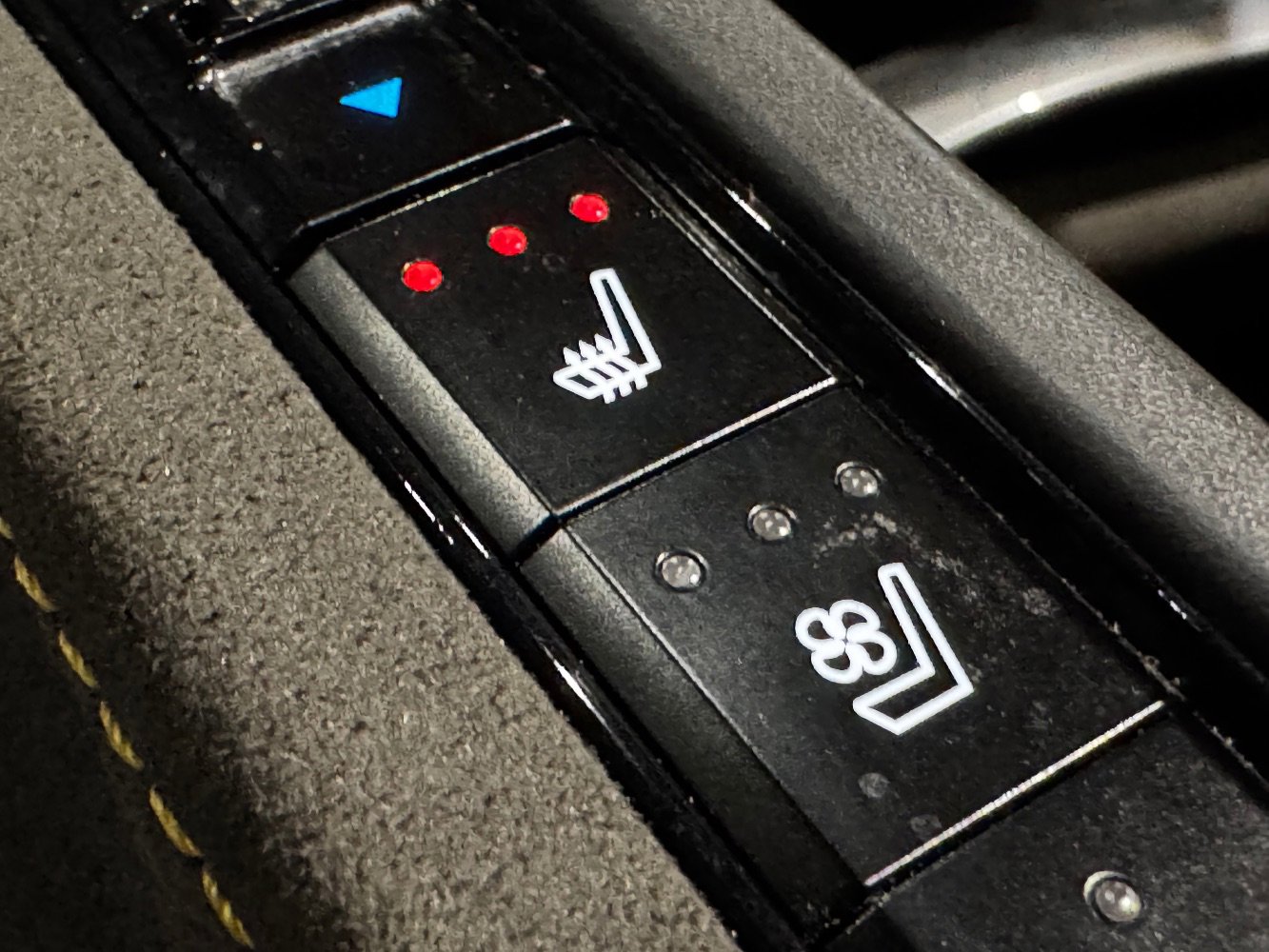 Used 2021 Chevrolet Corvette Stingray Premium Cpe w/ Z51 Performance Package image 33