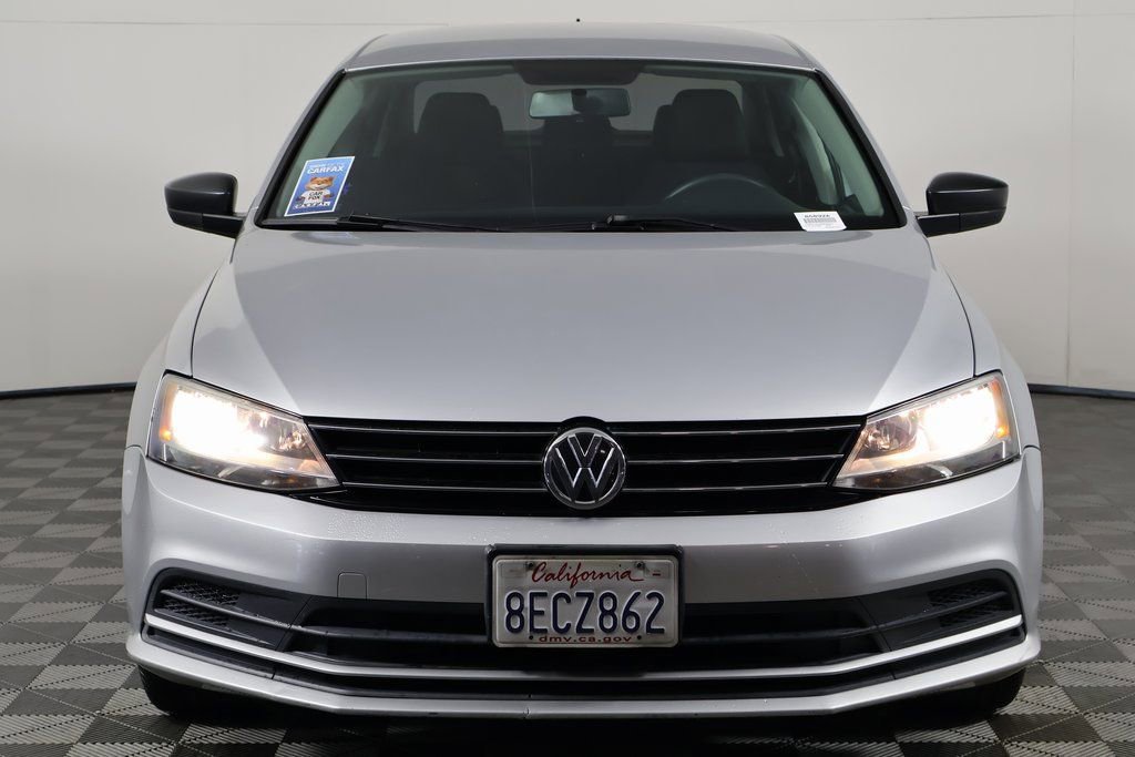 Used 2015 Volkswagen Jetta SE image 2