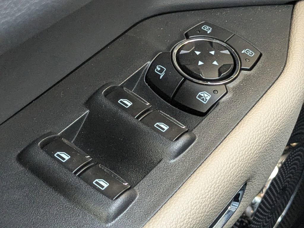 Used 2024 Ford Expedition XLT image 27