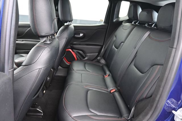 Used 2018 Jeep Renegade Trailhawk w/ Cold Weather Group II AWD/4WD image 30