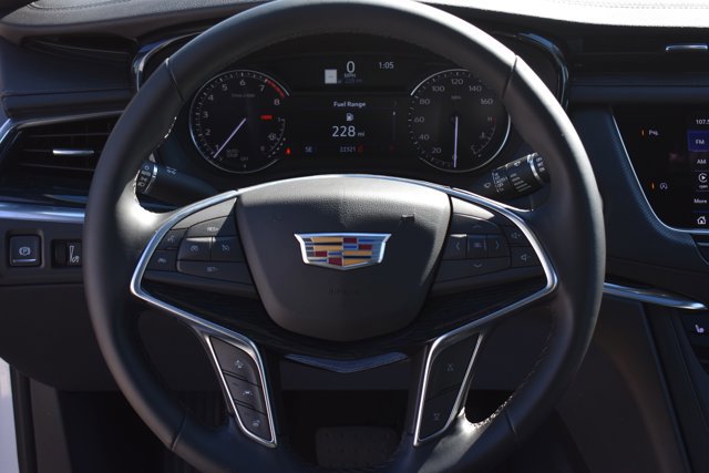 Used 2025 Cadillac XT5 Premium Luxury image 21
