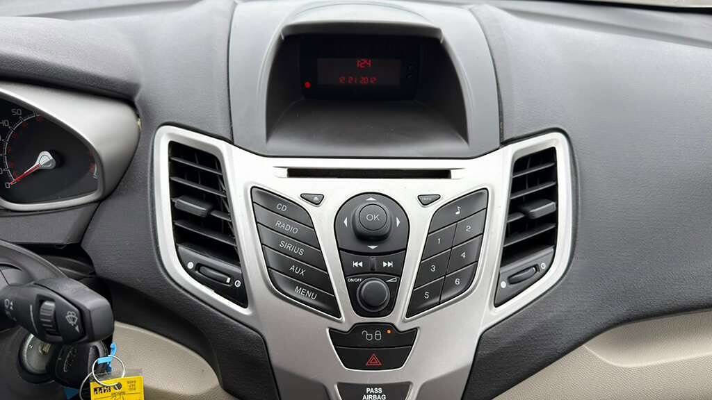 Used 2012 Ford Fiesta SE w/ Winter Pkg FWD image 13