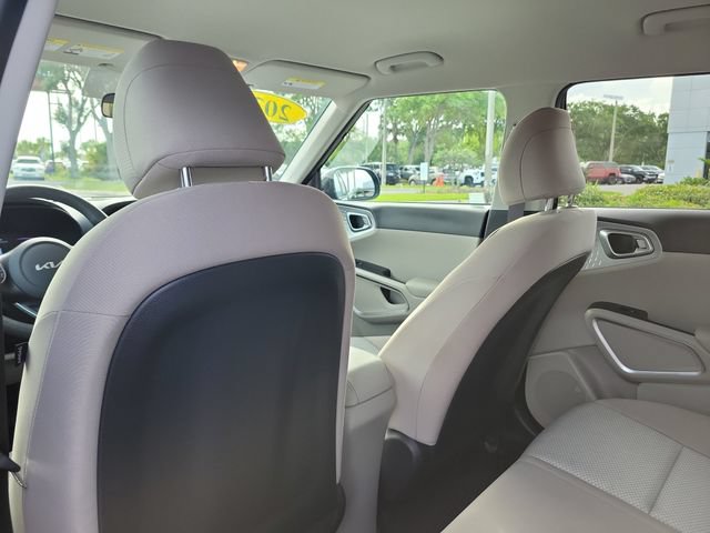 Used 2025 Kia Soul LX FWD image 15