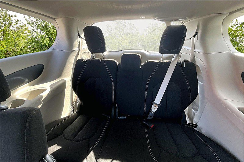 Used 2023 Chrysler Voyager LX FWD image 23