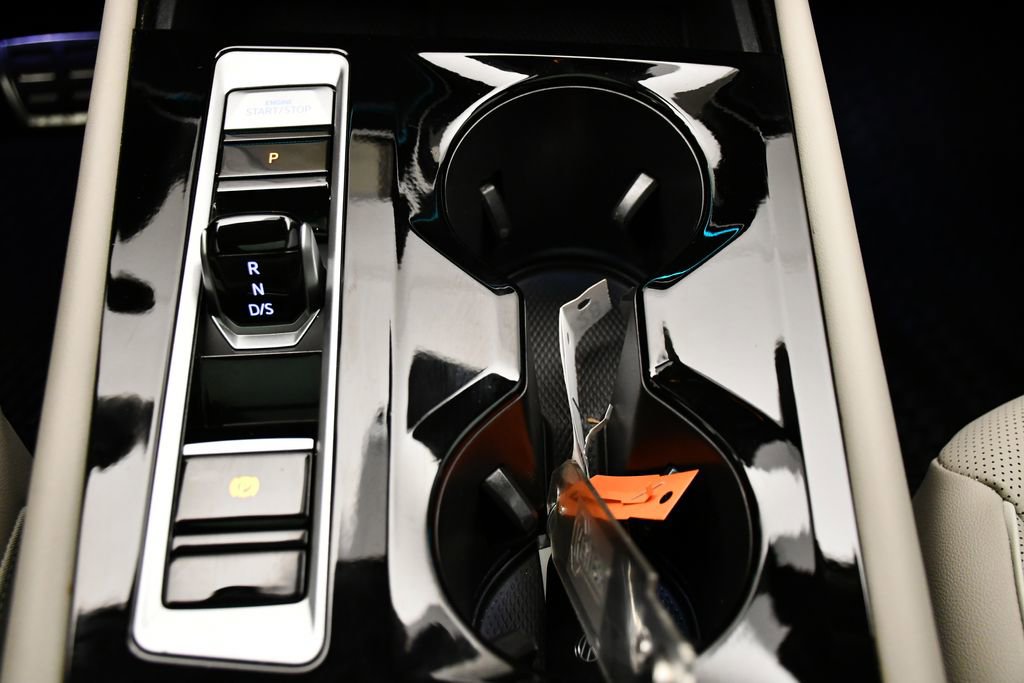 Used 2024 Volkswagen Atlas SEL Premium R-Line image 30