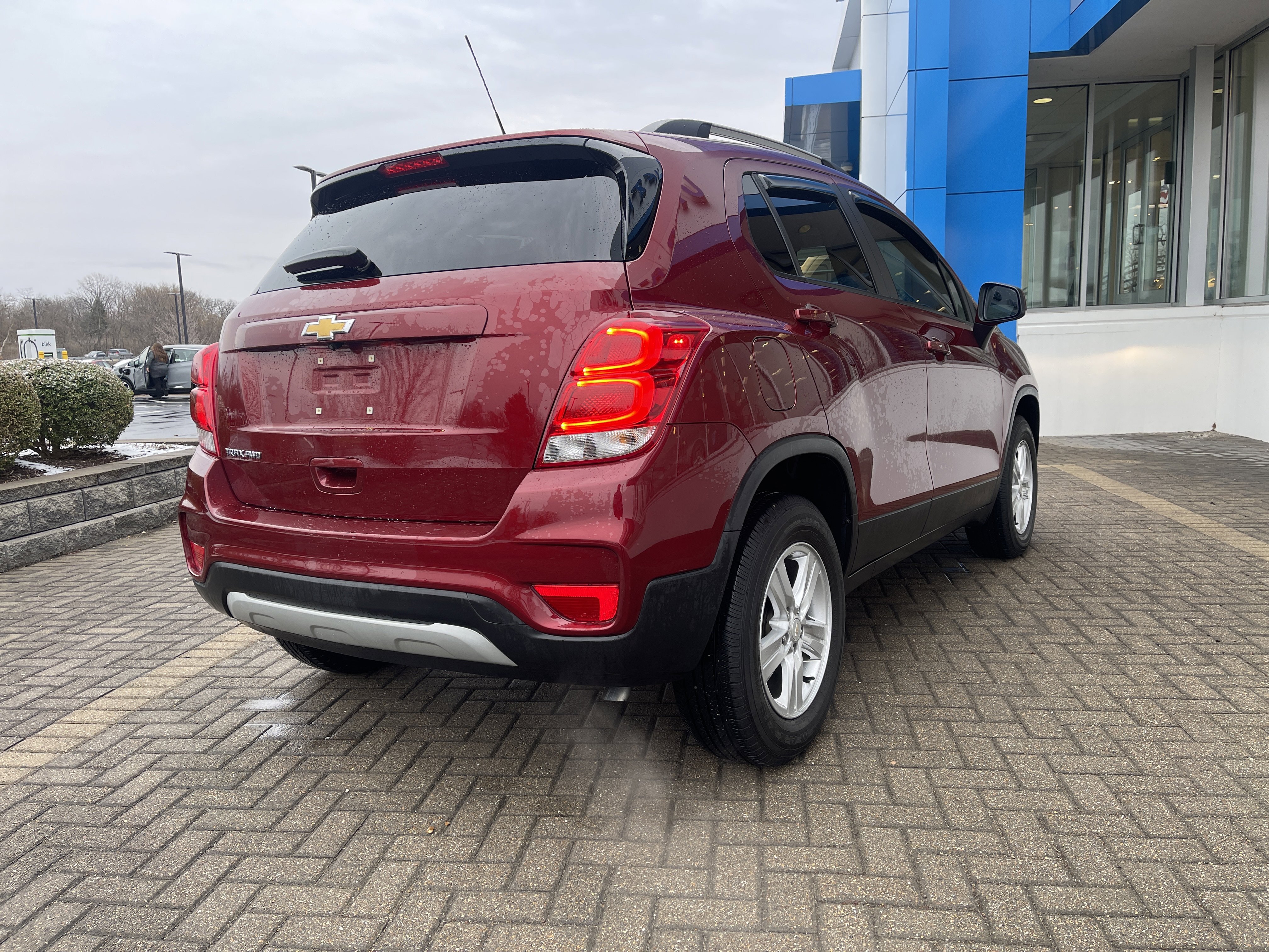 Used 2022 Chevrolet Trax LT w/ LT Convenience Package image 5