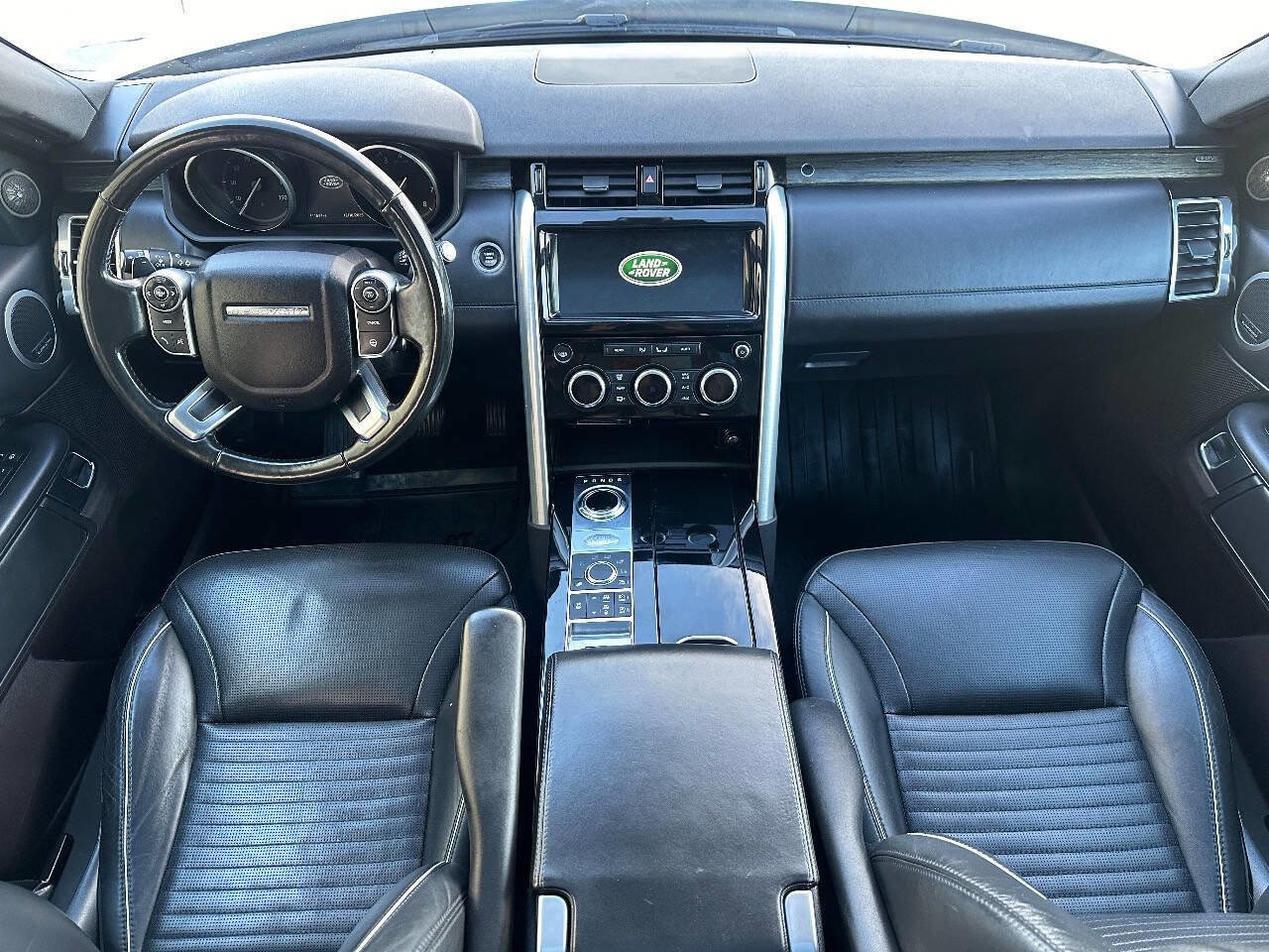 Used 2017 Land Rover Discovery HSE Luxury image 29