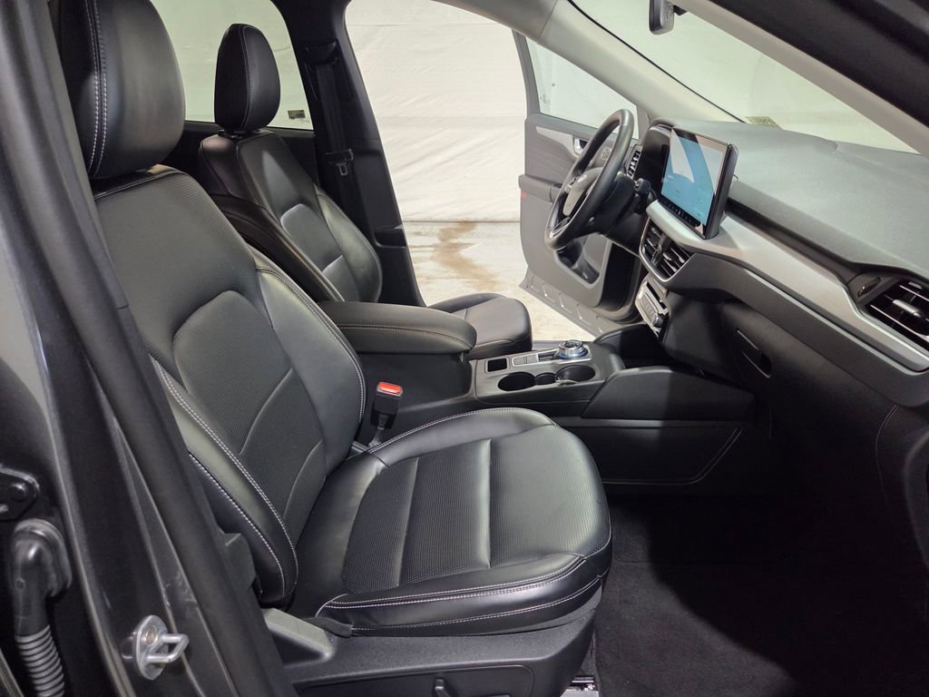 Used 2025 Ford Escape Platinum image 13