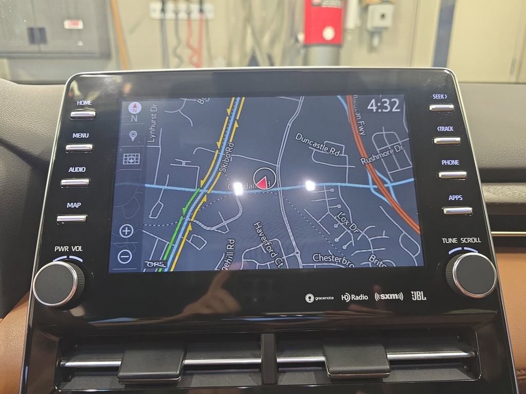 Used 2020 Toyota Avalon Limited image 23