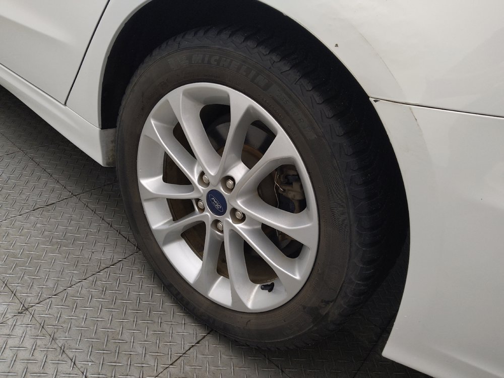 Used 2019 Ford Fusion SE FWD image 31