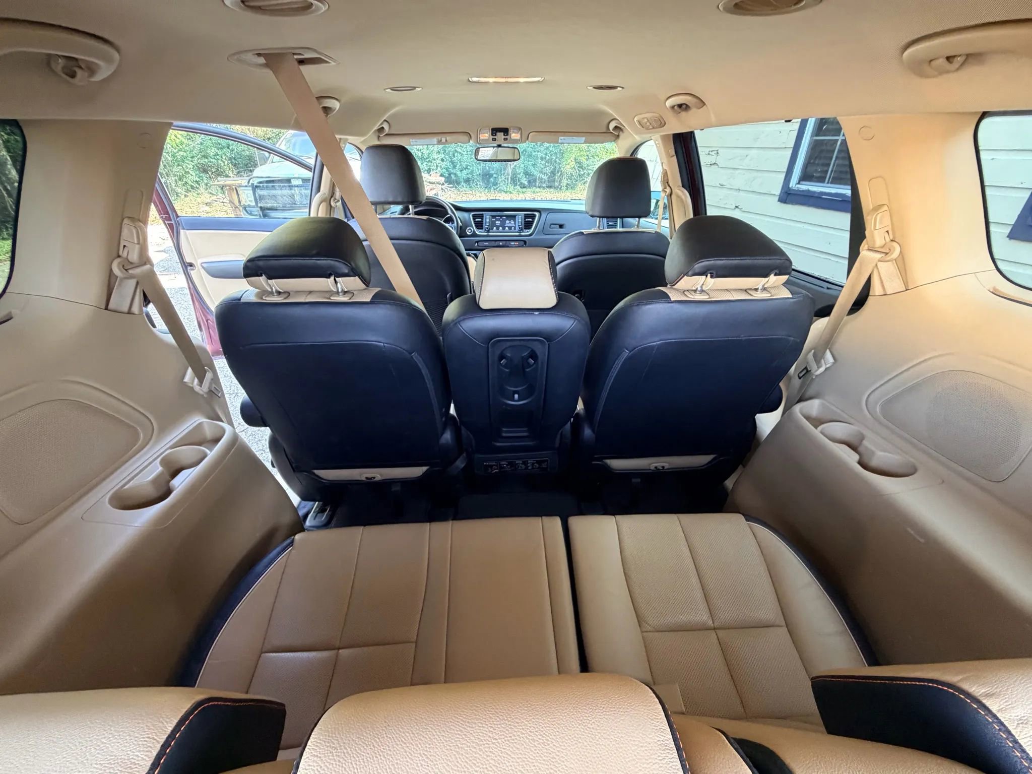 Used 2019 Kia Sedona EX image 22