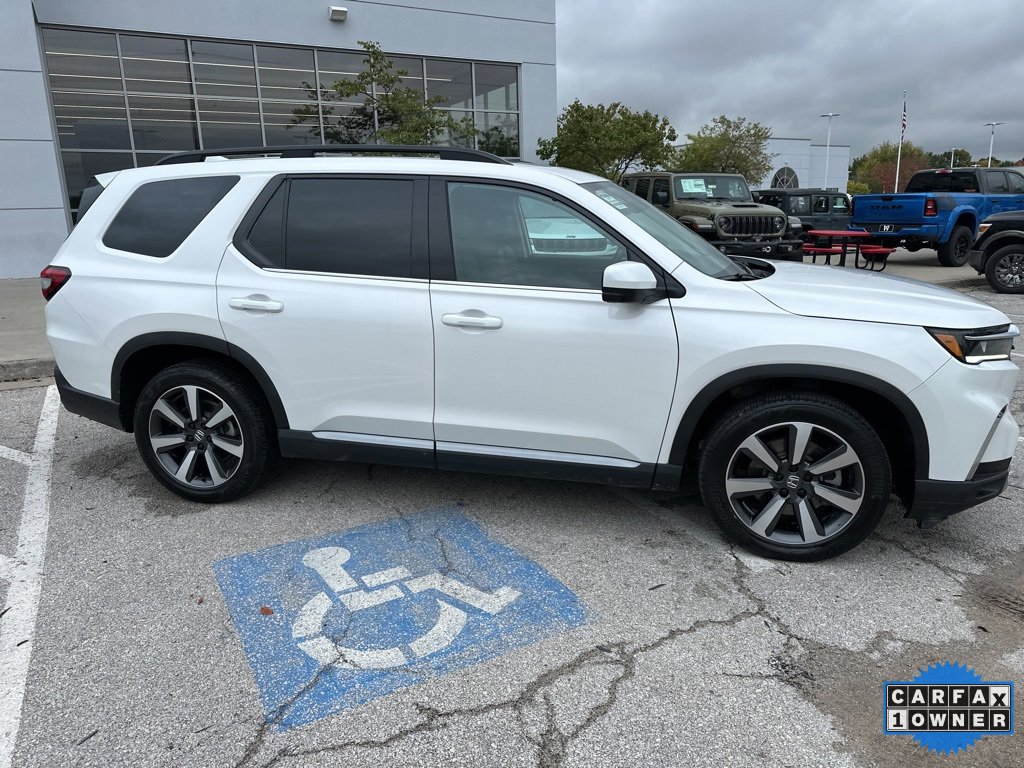 Used 2025 Honda Pilot Touring image 38