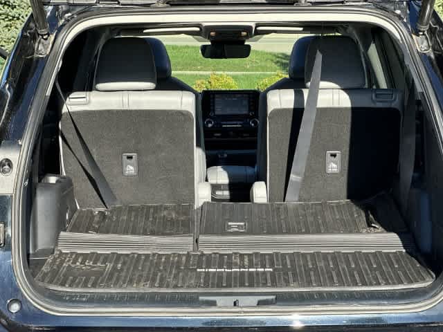 Used 2022 Toyota Highlander XLE AWD/4WD image 27