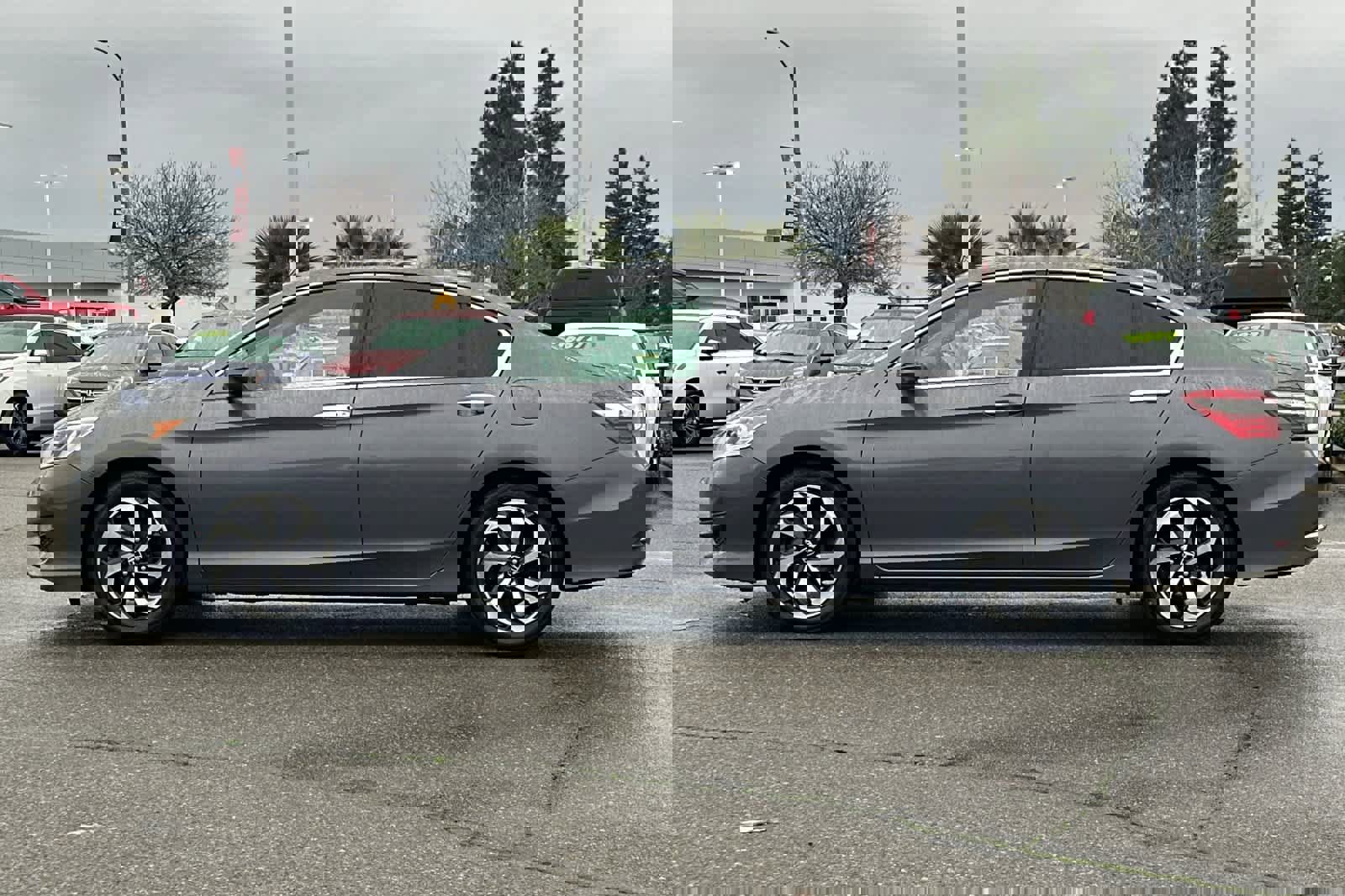 Used 2016 Honda Accord EX image 9