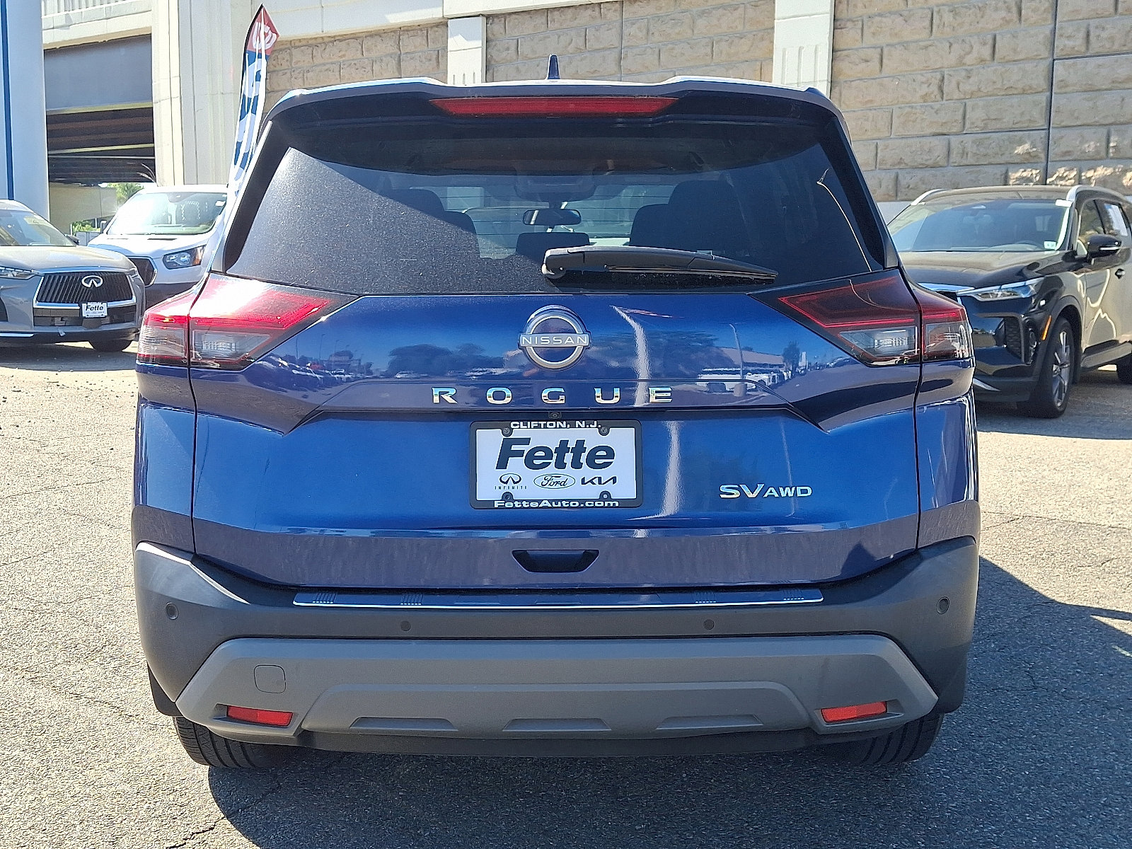 Used 2022 Nissan Rogue SV AWD/4WD image 5