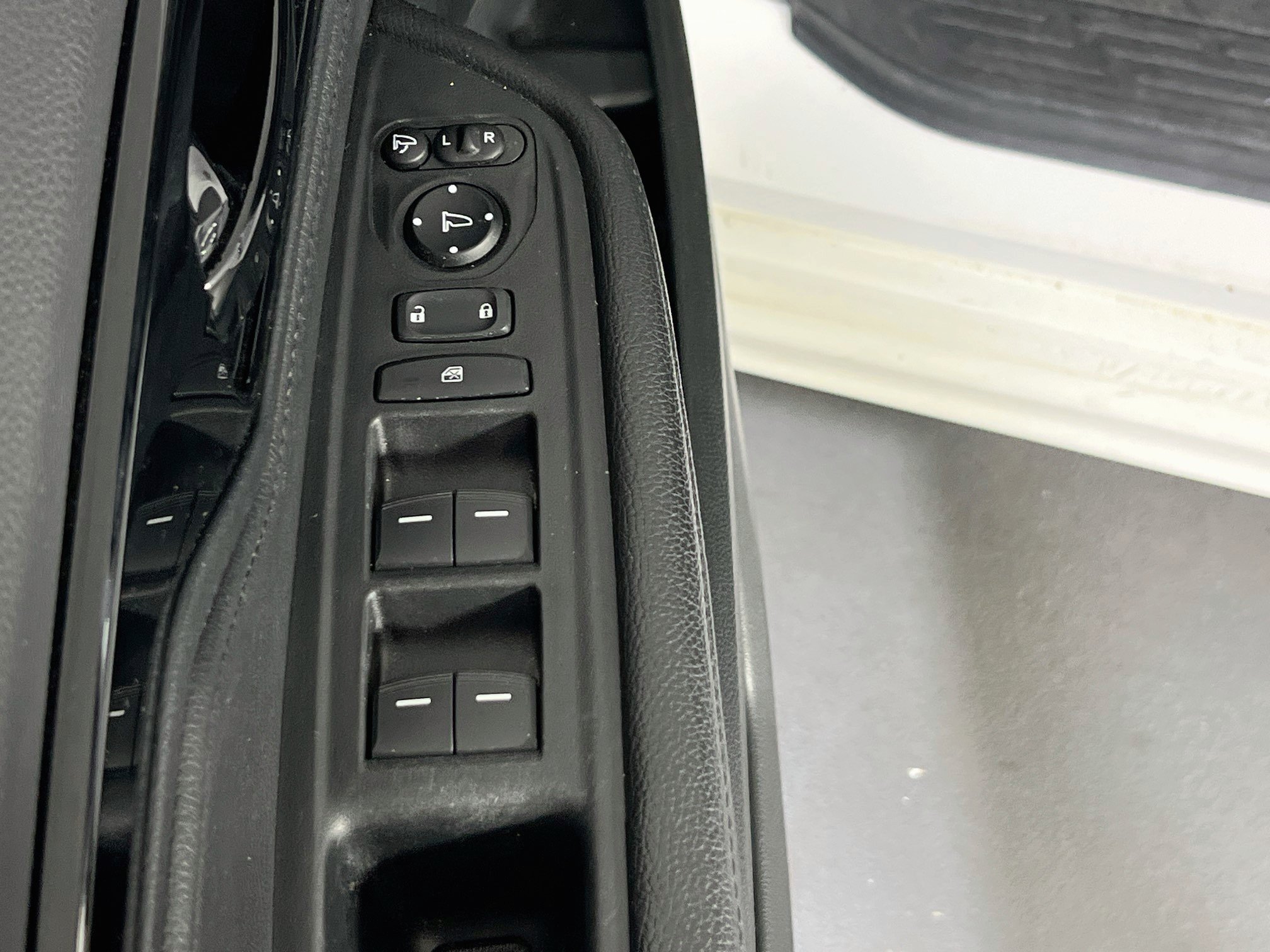 Used 2023 Honda Odyssey Elite image 18