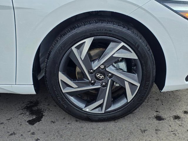 Certified 2025 Hyundai Elantra Sport image 8