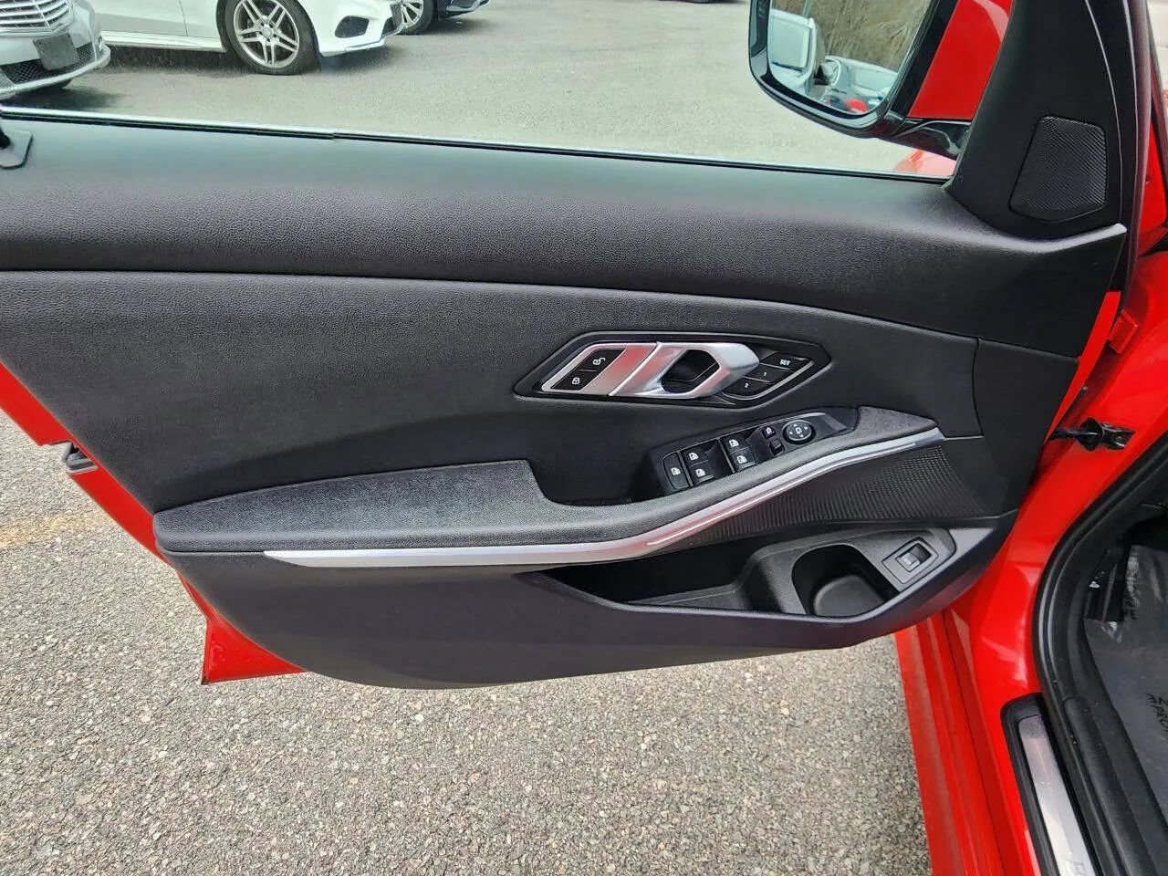 Used 2021 BMW 330i xDrive Sedan w/ Convenience Package image 10