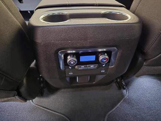 Used 2026 GMC Yukon XL Elevation AWD/4WD image 34
