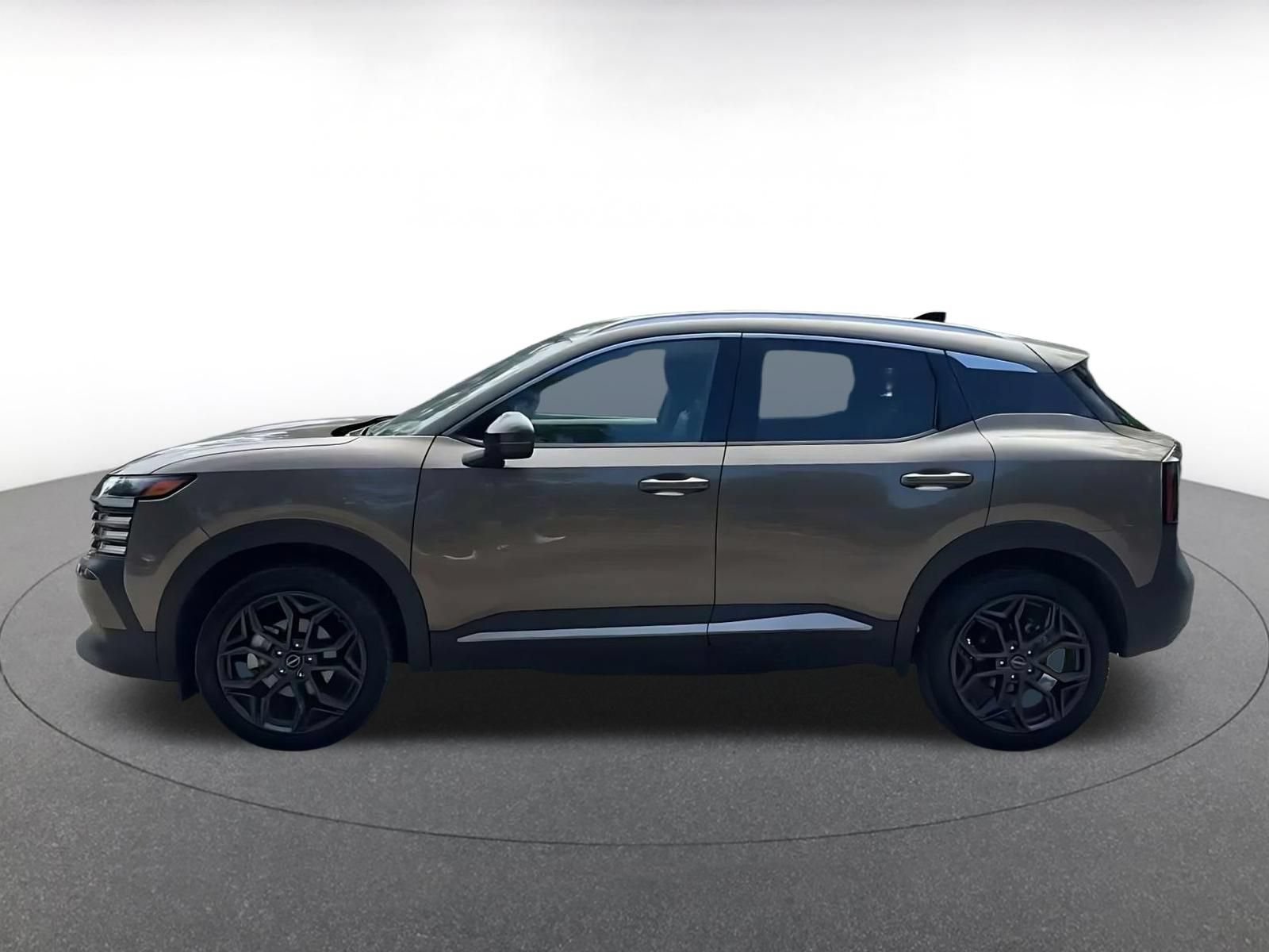 Used 2026 Nissan Kicks SR FWD image 8