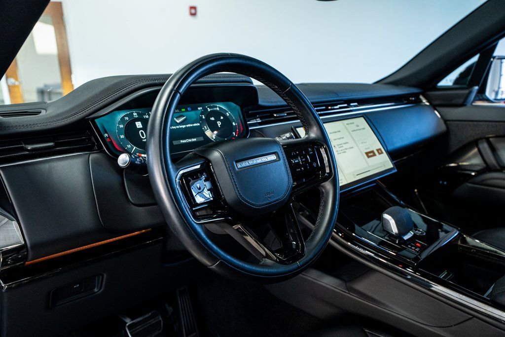 Used 2024 Land Rover Range Rover Sport Dynamic SE image 39