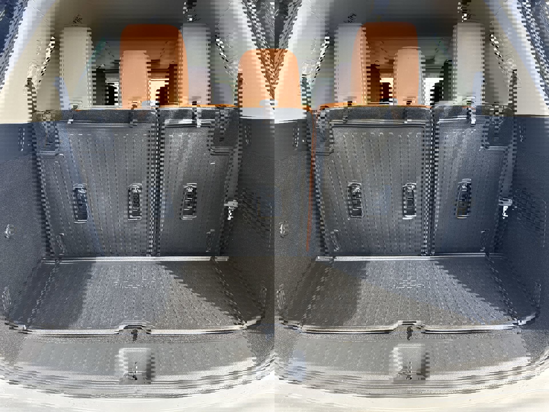 Used 2023 Nissan Pathfinder Platinum image 25