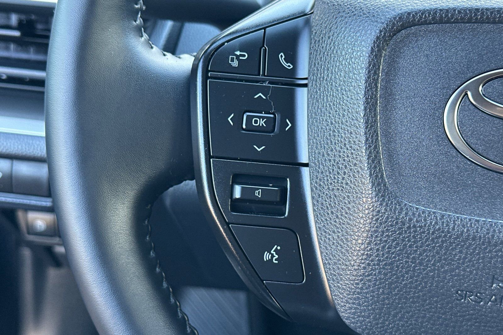 Certified 2026 Toyota Prius LE image 38