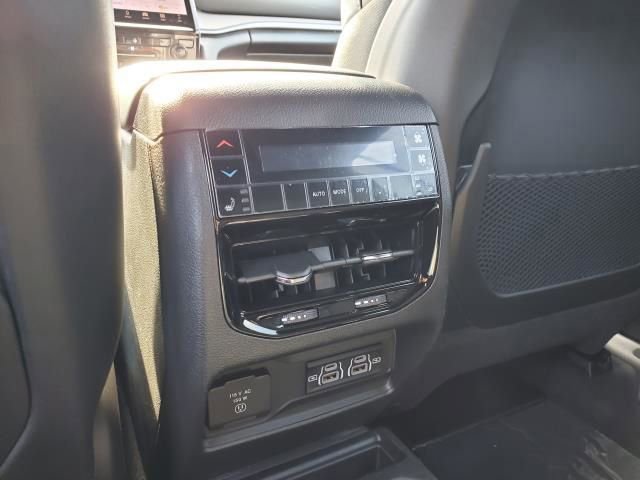 New 2025 Jeep Grand Cherokee L Limited image 30