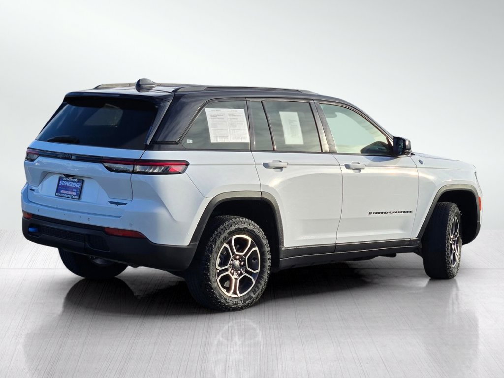 Used 2023 Jeep Grand Cherokee Trailhawk w/ Advanced Protech Group II AWD/4WD image 4