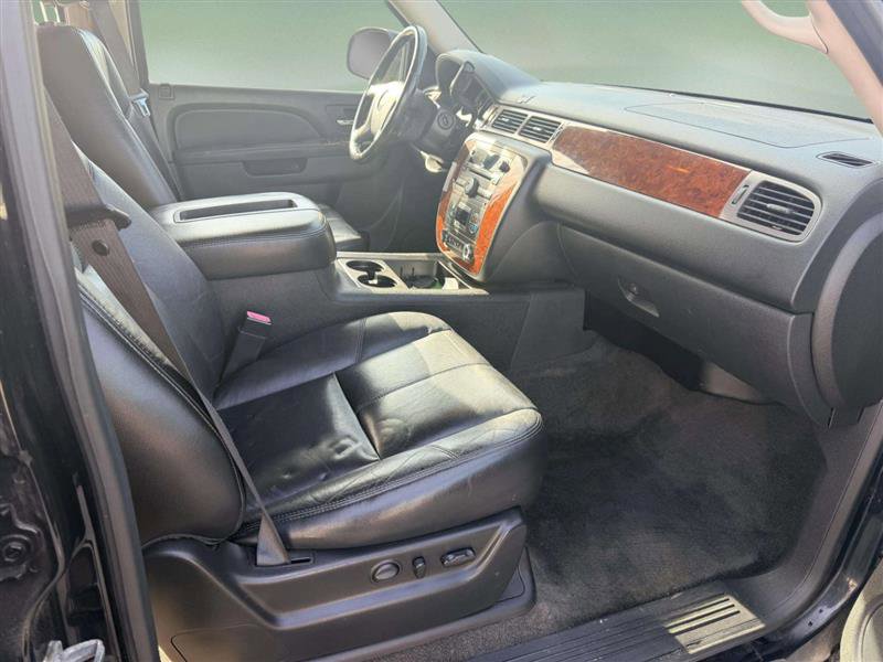 Used 2012 Chevrolet Suburban LT w/ Luxury Package image 22