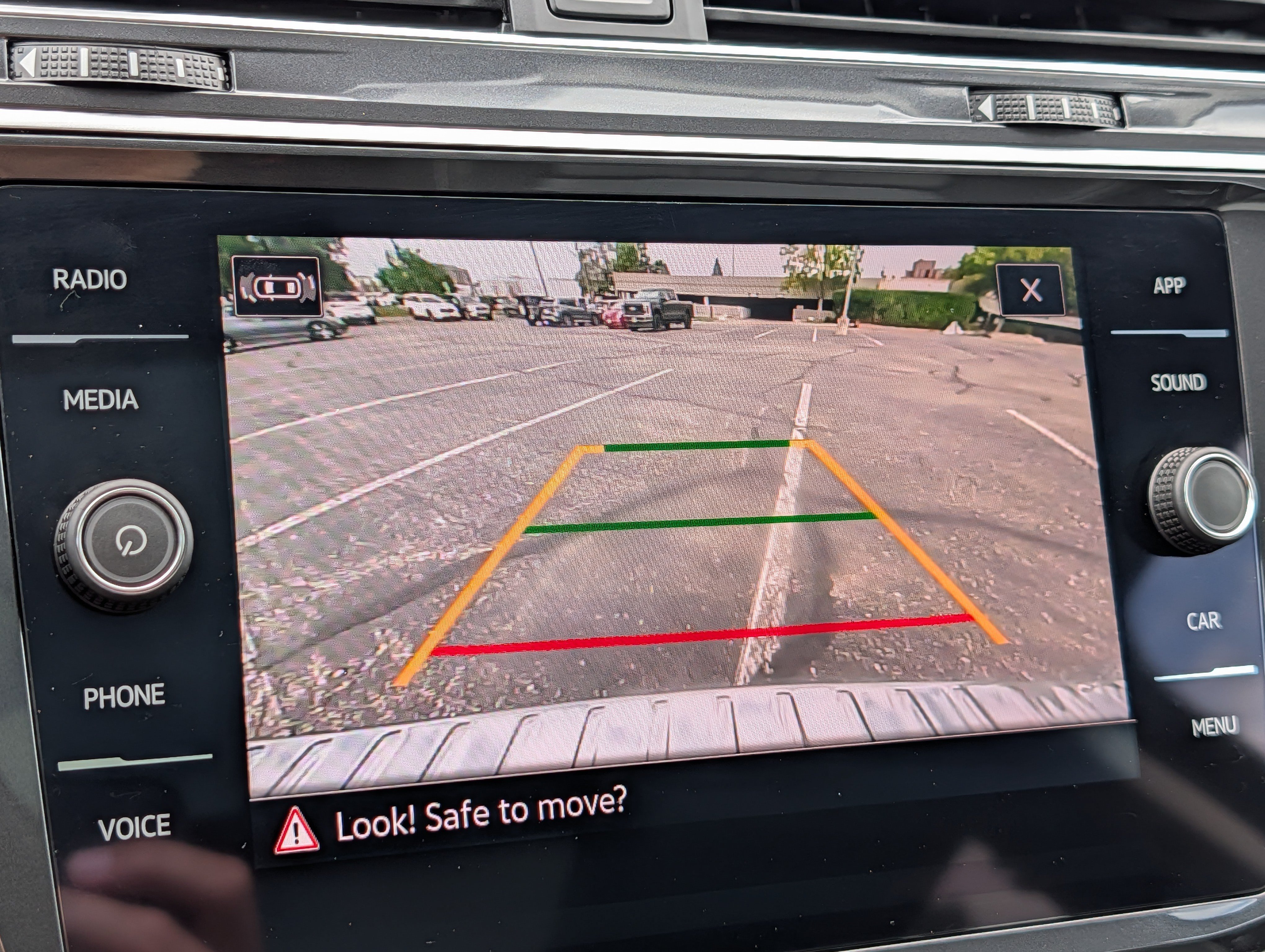 Used 2024 Volkswagen Tiguan SE w/ Panoramic Sunroof Package AWD/4WD image 27