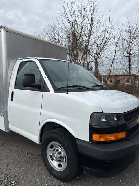 Used 2023 Chevrolet Express 3500 w/ Power Convenience Package RWD image 5