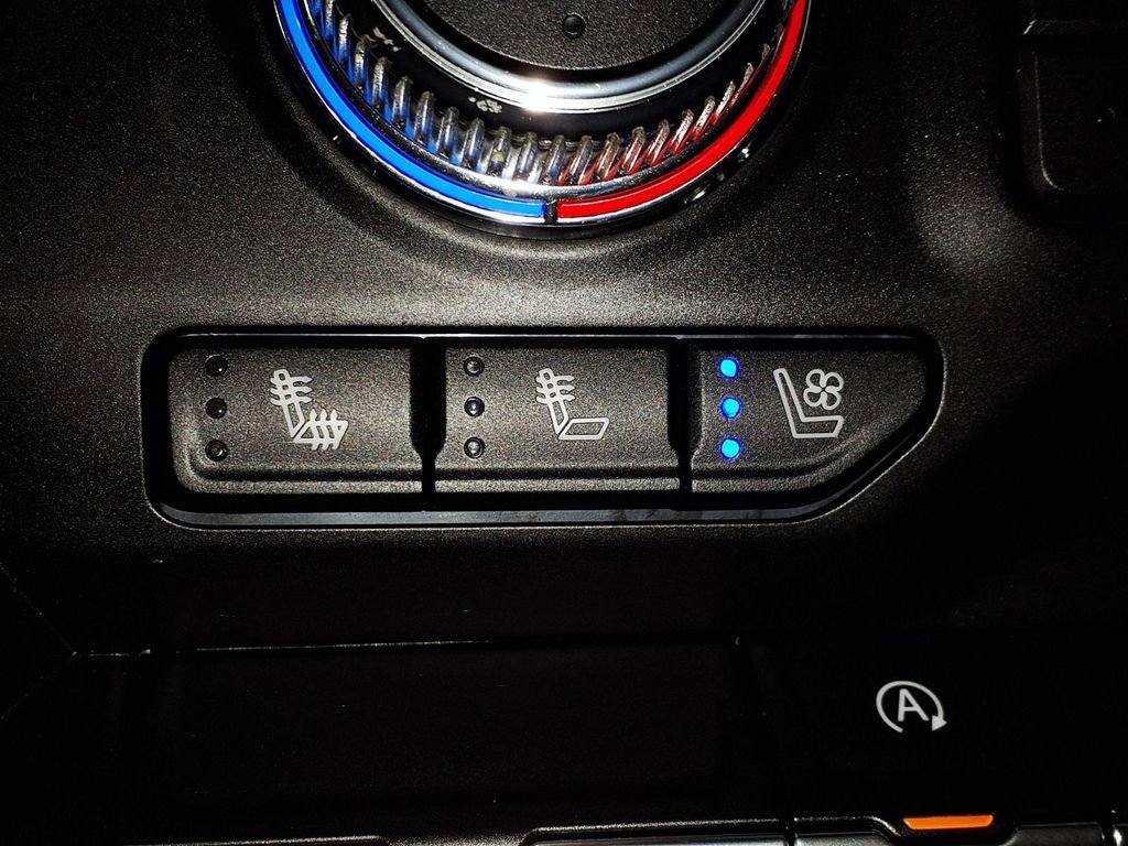 Used 2020 GMC Sierra 1500 SLT image 13