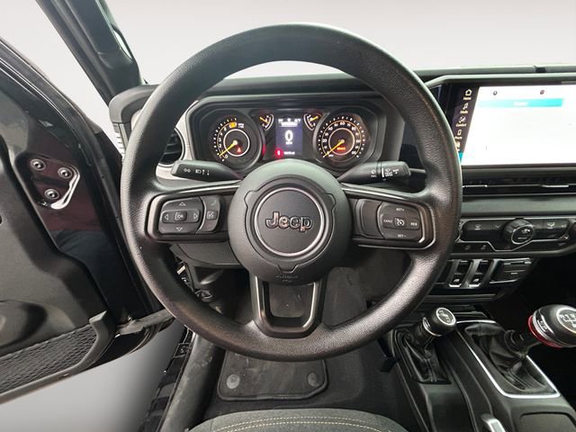 Used 2025 Jeep Wrangler Sport image 12