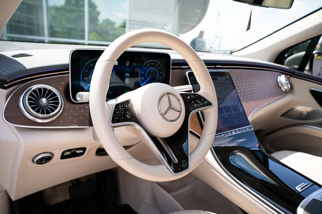 Used 2023 Mercedes-Benz EQS 450+ SUV image 32