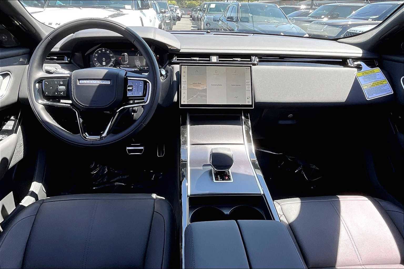 New 2026 Land Rover Range Rover Velar Dynamic SE image 4