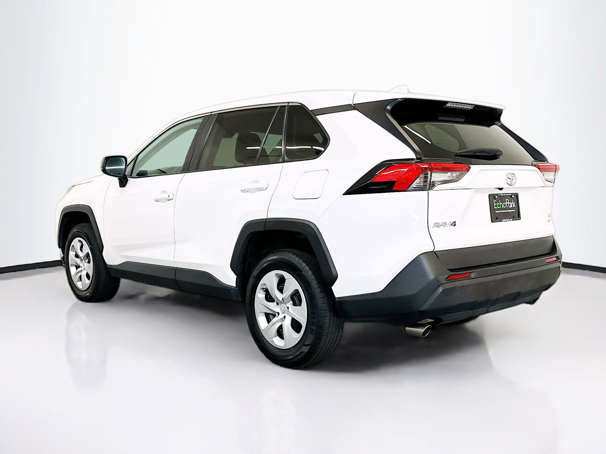 Used 2024 Toyota RAV4 LE image 5